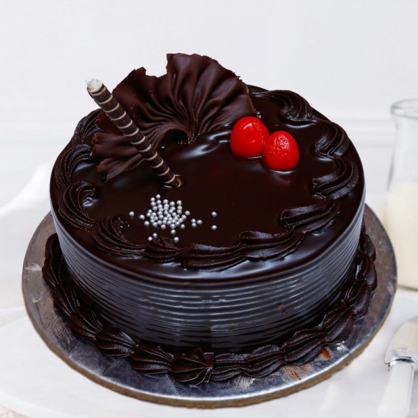 Send The Designer Chocolate Cake Online - PRCAKE127GAL17 | Giftalove